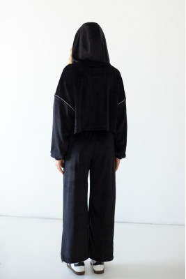 Костюм жіночий